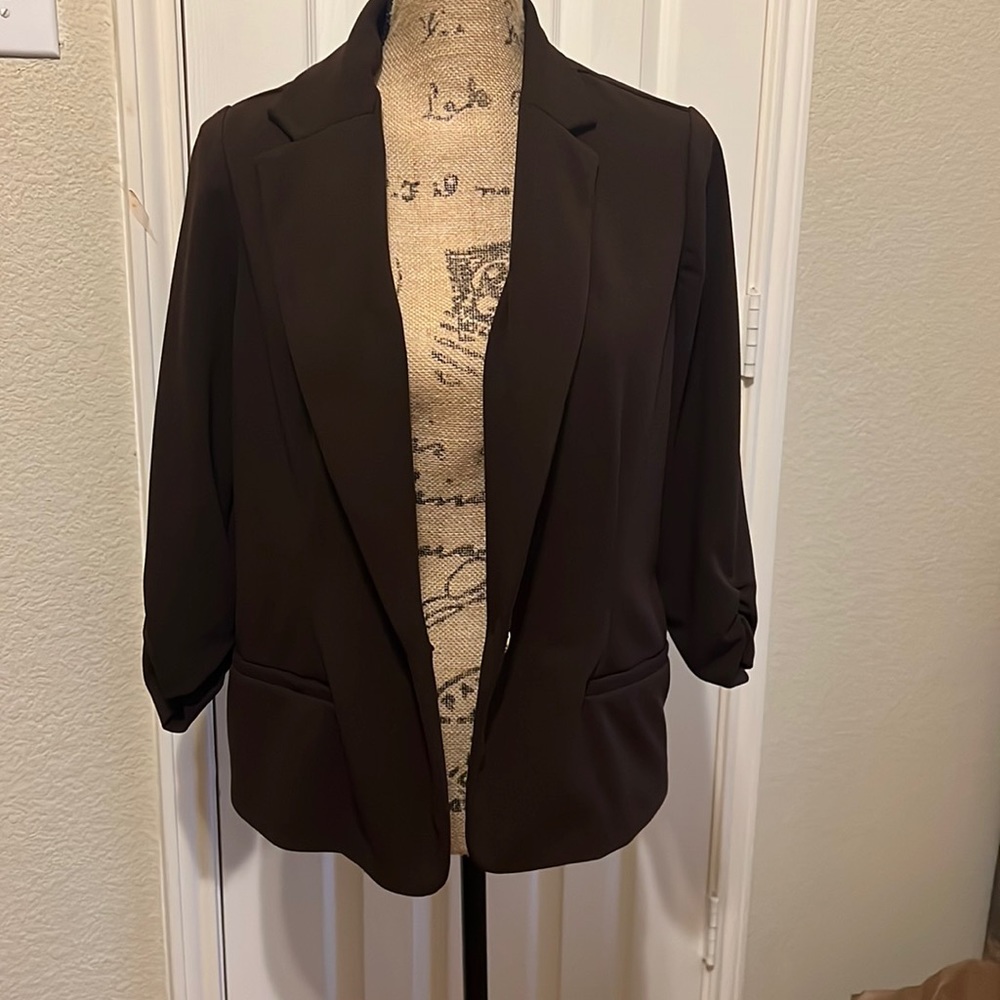 One button blazer